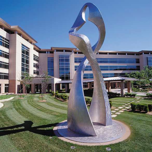 Helix statue at exterior of the Stowers Institute for Medical Research.